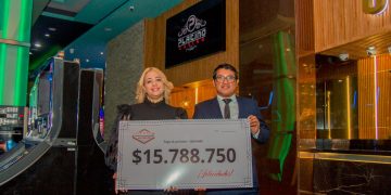 Casino Platino continúa premiando a sus clientes