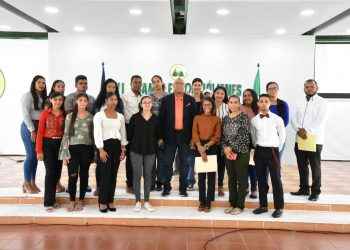 Líderes internacionales dicen juventud de Cooperativa Vega Real es un ejemplo de lucha social