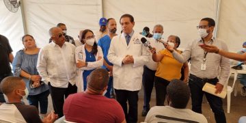 Ministro de Salud Daniel Rivera pide a población no descuidarse del covid