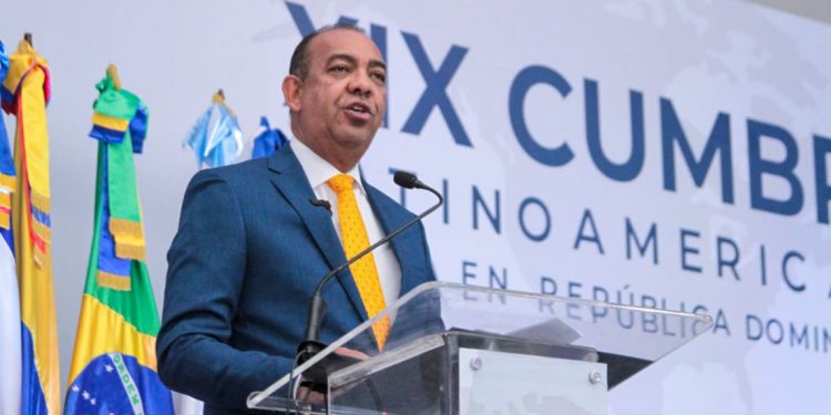 Deligne dice MOPC ejecuta más de 600 proyectos en el país e invierte 30 mil millones para aumentar la accesibilidad al GSD