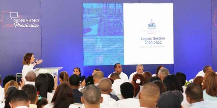 Gloria Reyes presenta logros y proyectos del Gobierno en el municipio de  Santo Domingo Oeste