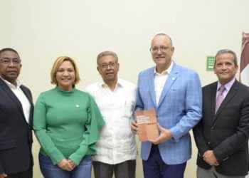Ex síndico pone en circulación libro sobre Derecho Municipal
