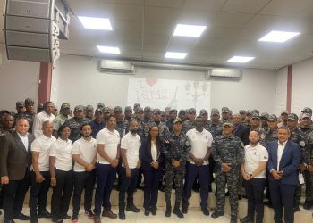 La PN dio inicio del curso taller «Policía Moderna», para capacitar oficiales, clases, alistados y  subalternos en Santiago