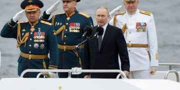 Putin: «La Flota de Rusia es capaz de responder con la velocidad del rayo a cualquiera que decida amenazar nuestra soberanía y libertad»