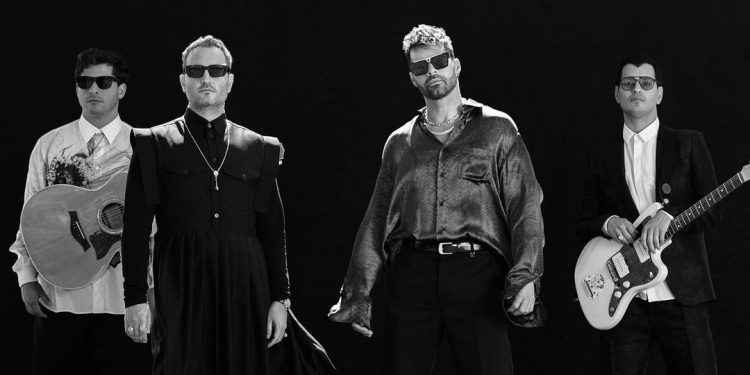 Al mal tiempo, buena cara y Ricky Martin lo aplica, presenta música nueva