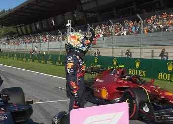 Verstappen rebaña la pole y la primera línea roja a Leclerc y Carlos Sainz