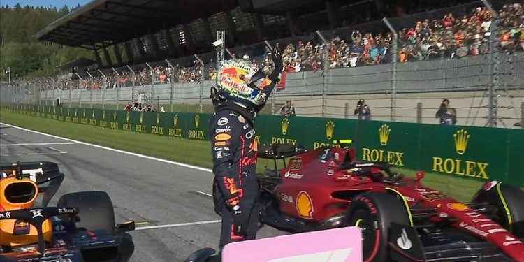 Verstappen rebaña la pole y la primera línea roja a Leclerc y Carlos Sainz