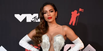 Anitta se recupera de operación de endometriosis, que califica como «película de terror»