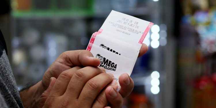 Un solo jugador gana una bolsa acumulada de 1.337 millones de dólares en la lotería Mega Millions