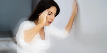 ¿Por qué me mareo cuándo me levanto? Estas son las causas y algunas pueden ser graves
