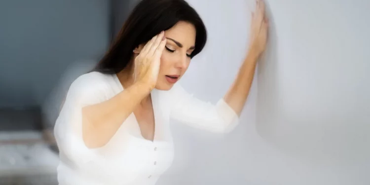 ¿Por qué me mareo cuándo me levanto? Estas son las causas y algunas pueden ser graves