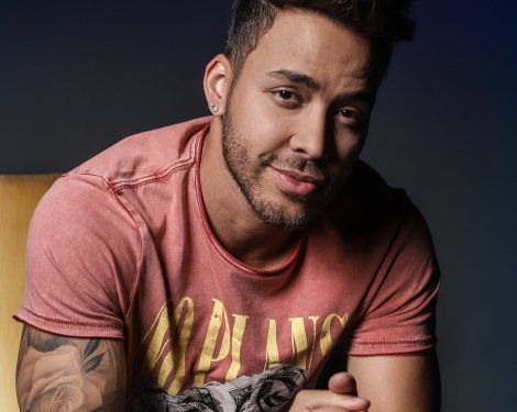 Prince Royce manda a «sacar» a Tony Dandrades de una entrevista