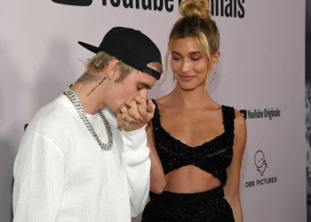 Hailey Bieber habla de su matrimonio con Justin