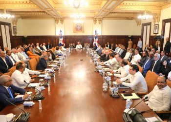 Presidente Abinader encabeza en el Palacio Nacional consejo ministros y directores