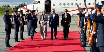 Presidente Abinader llega a Colombia para participar en toma de posesión Gustavo Petro