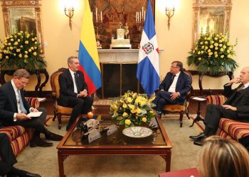 Presidente Abinader y Gustavo Petro se reúnen antes de la toma de posesión