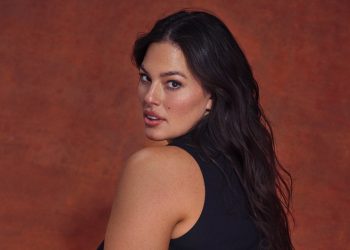 Ashley Graham vuelve a posar desnuda en redes