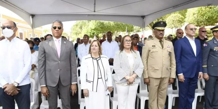 Autoridades conmemoran en Santiago el 159 aniversario de la gesta de la Restauración de la República