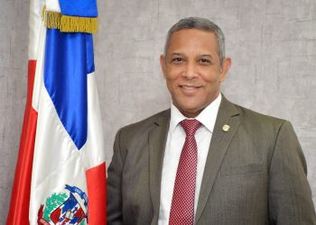 Vocero senadores PRM Franklin Romero defiende discurso presidente Abinader