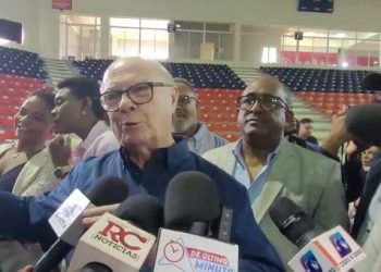 Hipólito expresa su apoyo a reelección de Eduardo Estrella y Alfredo Pacheco