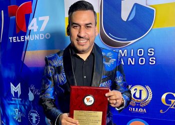 Jean Carlos Sánchez recibe distinción Premios Urbanos