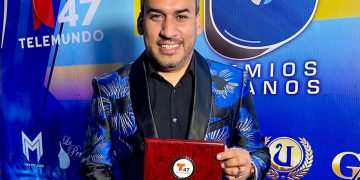 Jean Carlos Sánchez recibe distinción Premios Urbanos