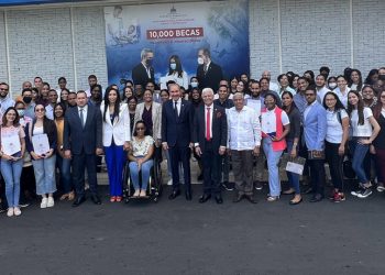 MESCYT otorga 200 becas a alumnos que cursan programas de posgrados en Suiza, Estados Unidos, Alemania, Francia, Italia, Reino Unido, España y México