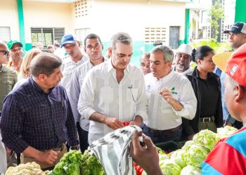 Presidente Abinader anuncia continuará adoptando medidas para abaratar costo de la canasta básica familiar en RD