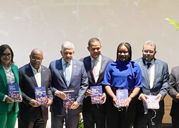 Valentín publica libro sobre los movimientos sociales en RD