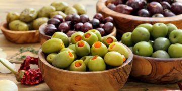 Aceitunas: por qué son la opción más cardiosaludable para el aperitivo