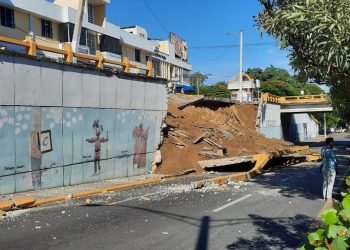 Obras Públicas visita zona de derrumbe en Santiago y toma medidas para restaurar el área