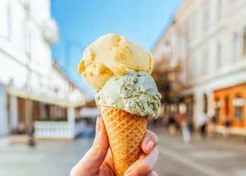 No, el helado no quita la sed y no sustituye una comida