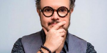 Alex Syntek criticado por reconocer que le gustan las mujeres al natural