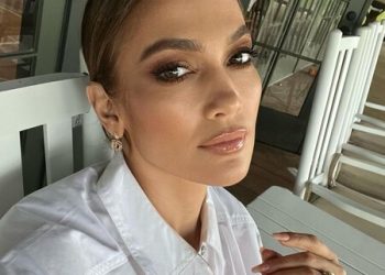 JLo se une a fundación para ayudar a Puerto Rico y RD