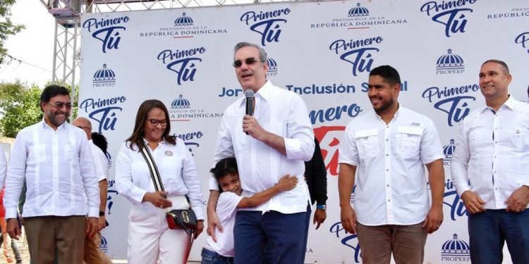 Presidente Abinader Deja Iniciados trabajos construcción proyecto habitacional en SFM por 325 millones