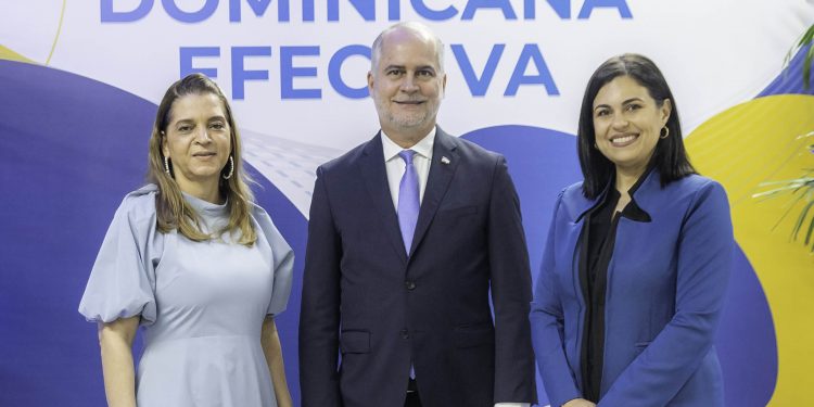 Superintendente de Bancos apuesta a la transformación digital para impulsar el sector financiero