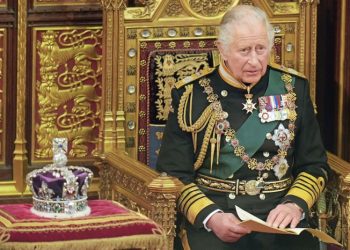 Carlos III, en su primer discurso como rey: “Quiero honrar la memoria de mi madre”