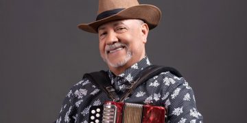 Francisco Ulloa regresa al ruedo con “El mua”