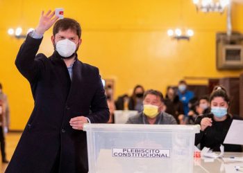 El rechazo a la nueva Constitución en Chile obtiene el 63% de votos con el 49% escrutado 