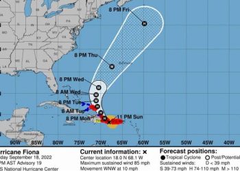 Huracán Fiona cambia su ruta y pasará sobre territorio nacional