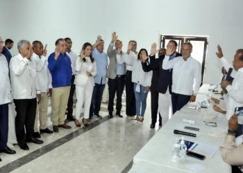 Juramentan dirección ejecutiva del Movimiento de Integración Nacional en apoyo a reelección de Abinader