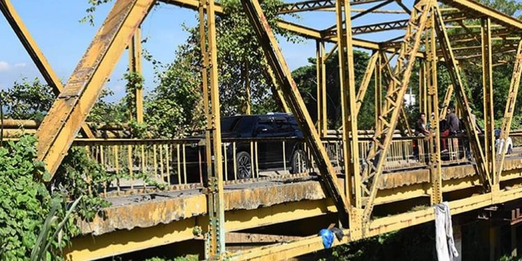 MOPC dispone cierre puente Sabaneta sobre El Camu en La Vega