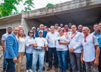 Paliza entrega aportes remodelación parroquia en Cotuí y construcción hogar Cruz Roja en Bonao
