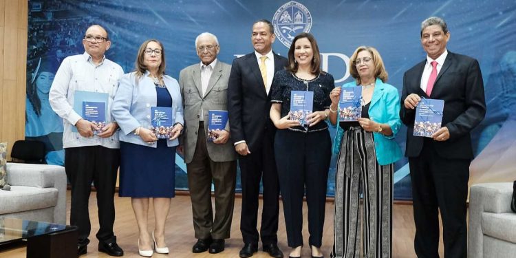 Valentín pone a circular libro sobre Movimientos Sociales en Santiago
