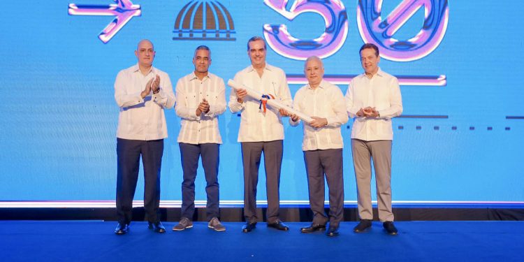 Abinader presenta estrategia de planificación y desarrollo sostenible Santo Domingo 2050