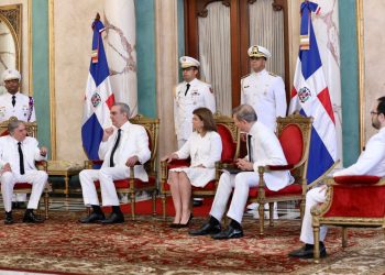 Presidente Abinader recibe cartas credenciales de tres nuevos embajadores