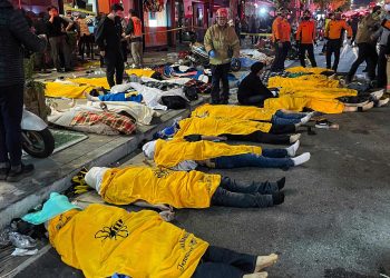 Al menos 146 muertos y más de 150 heridos tras una avalancha en un popular barrio de ocio de Seúl