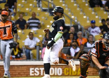 Águilas vuelven a vencer Toros y están solas en primer lugar