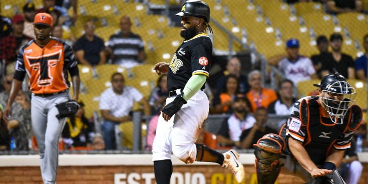 Águilas vuelven a vencer Toros y están solas en primer lugar