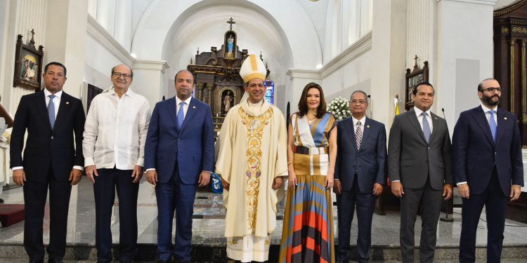 Banreservas celebra 81º aniversario con misa oficiada en la Catedral de Santiago